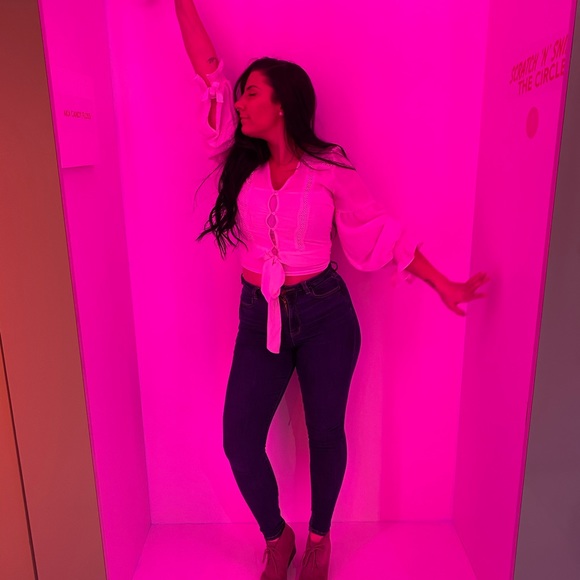 Meet your Posher, Lauren - Picture 1 of 1